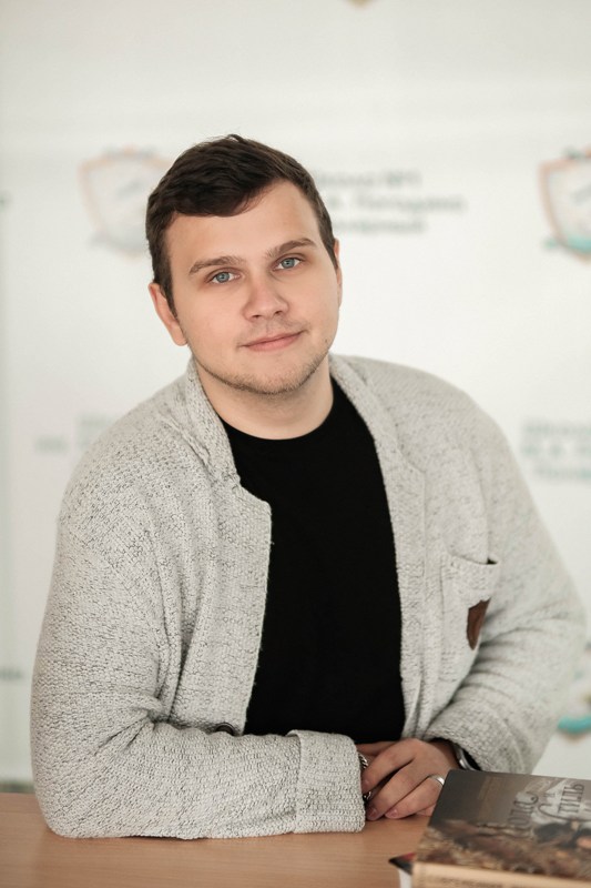 Карелин Алексей Олегович.